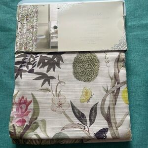 Art home (NWT) shower curtain